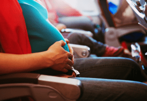 femme enceinte voyage en avion