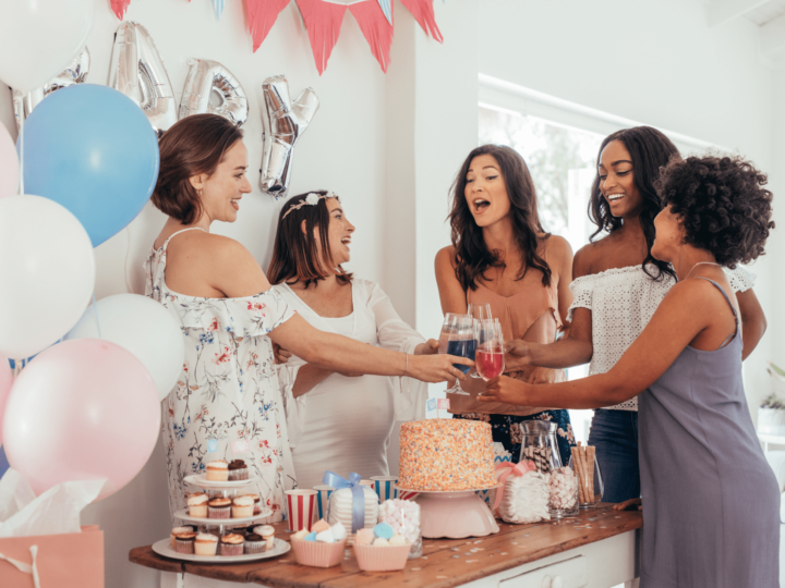 10 idées de cadeaux de baby shower originales, utiles et variées